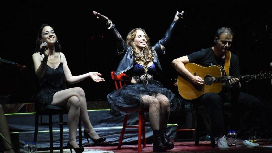 Sertab Erener’den vokalistine destek