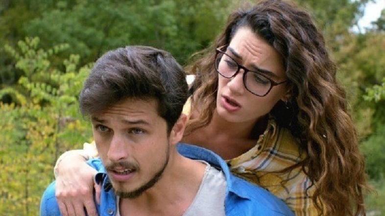 Seviyorum Ama Arkadaşça konusu ne? Seviyorum Ama Arkadaşça oyuncuları…