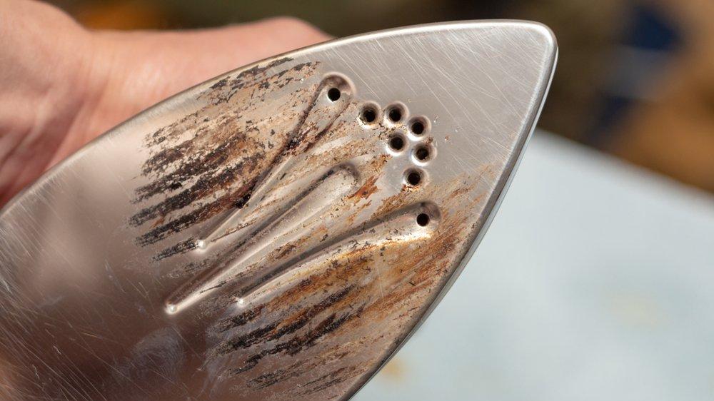 yanan utu tabani nasil temizlenir