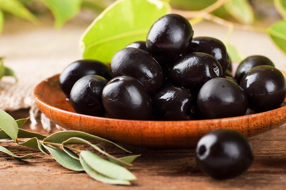 Markete girdiğinizde eliniz ilk olarak abur cubur ürünlere gidiyorsa bunu sınırlandırmanızda fayda var. İnsan sağlığı için oldukça zararlı oldukları bilinen bu ürünler, uzak durmanız gereken yiyeceklerin başında geliyor. Peki, uzak durmanız gereken yiyecekler hangileri?