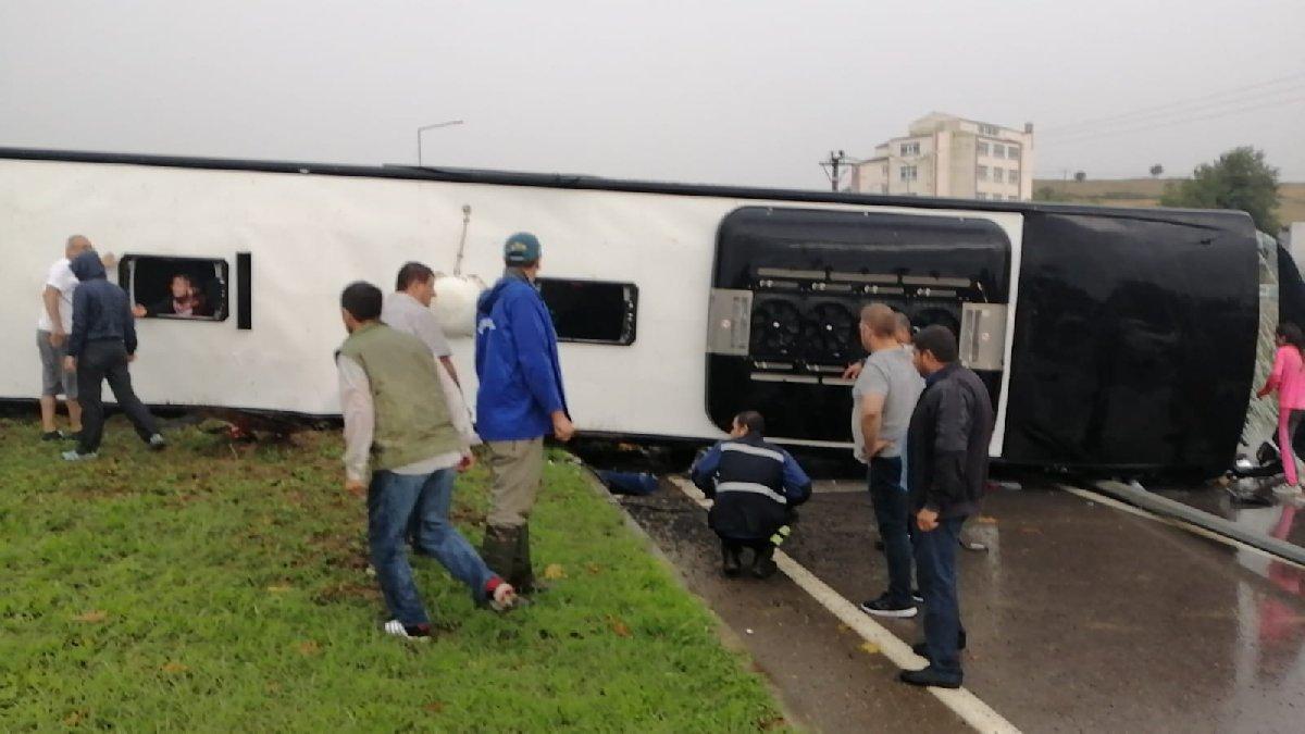 Canakkale De Yolcu Otobusu Devrildi Son Dakika Haberleri