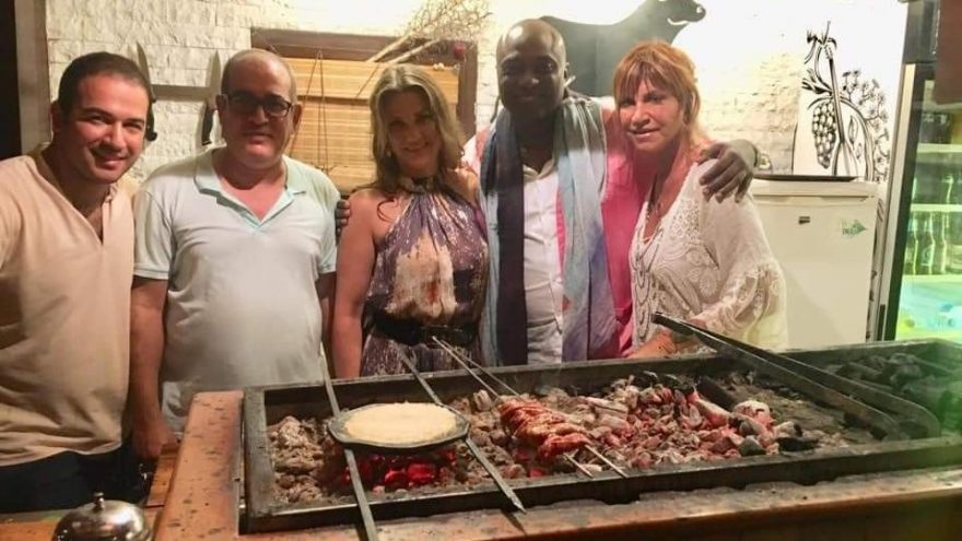Norveç prensesi ocakbaşına geçti