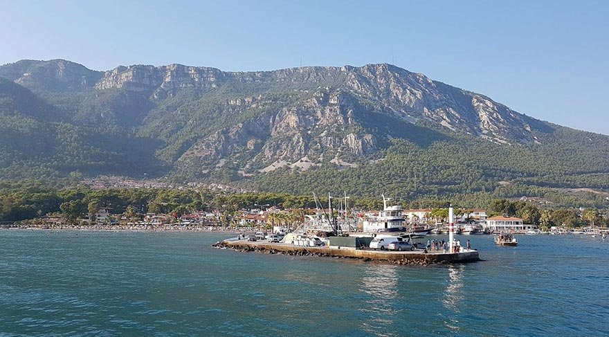 Muğla'nın Ula ilçesinin 29 mahallesinden biri olan Akyaka'nın geniş kitleler tarafından tanınması 1970’lere dayanıyor.