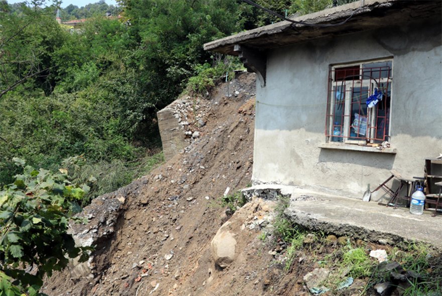 Zonguldak’ta 6 ev çöktü, 20 kişi evsiz kaldı Son dakika haberleri