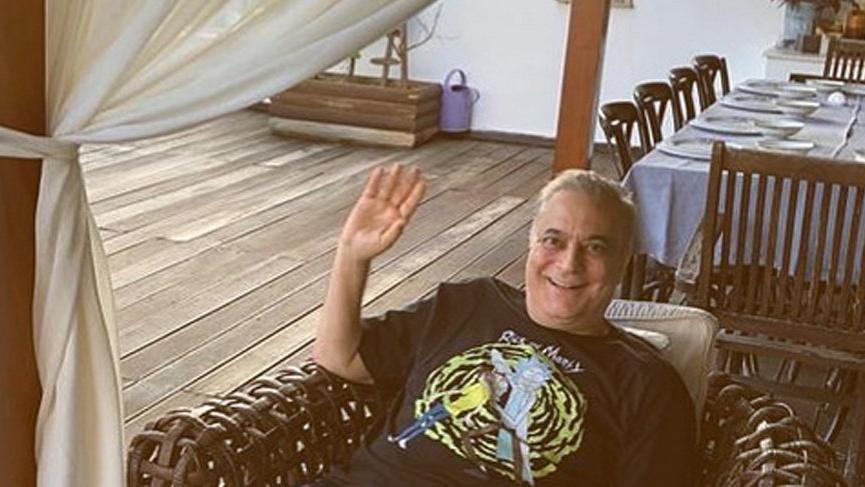 Mehmet Ali Erbil terasa çıktı
