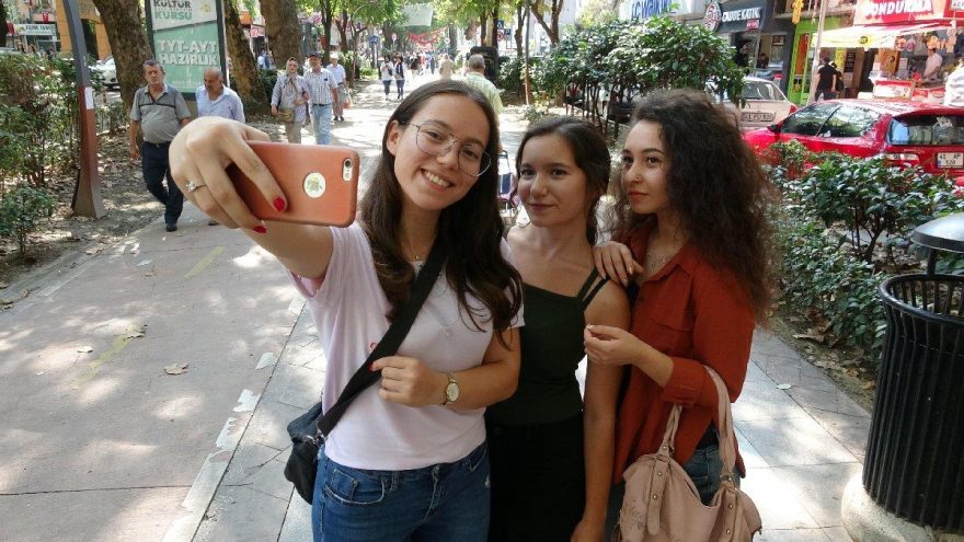 Türkiye’de kadınların en fazla selfie çektiği il belirlendi