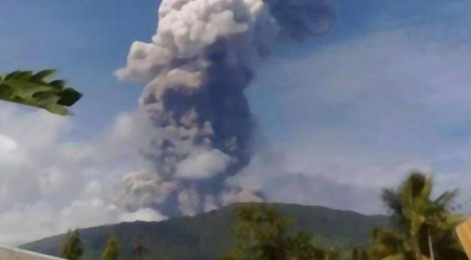 Japonya da yanardağ patlaması