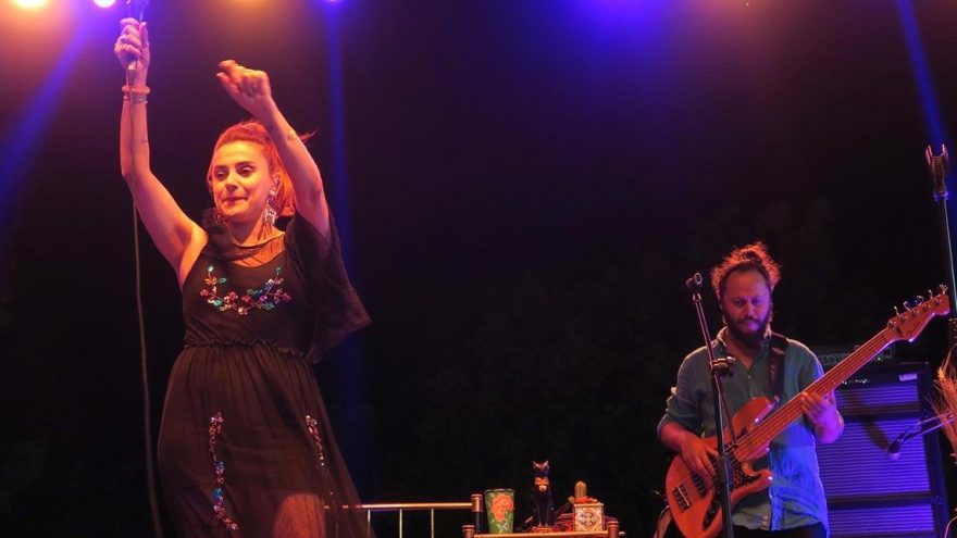 Ceylan Ertem, Foça’da sahne aldı