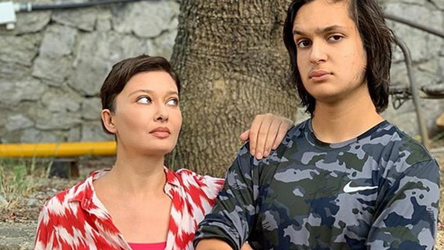 Nurgül Yeşilçay: Karanlık odada çiğ etle besledim