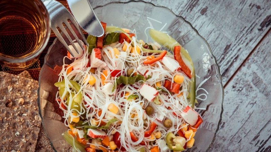 Tel şehriyeli salata tarifi! İşte pratik tel şehriyeli salata yapılışı…
