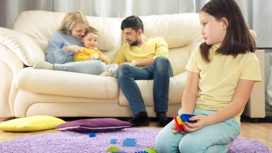 Kardeş kıskançlığını çözmek için ne yapılması gerekir? Kardeş kıskançlığı nasıl önlenir?