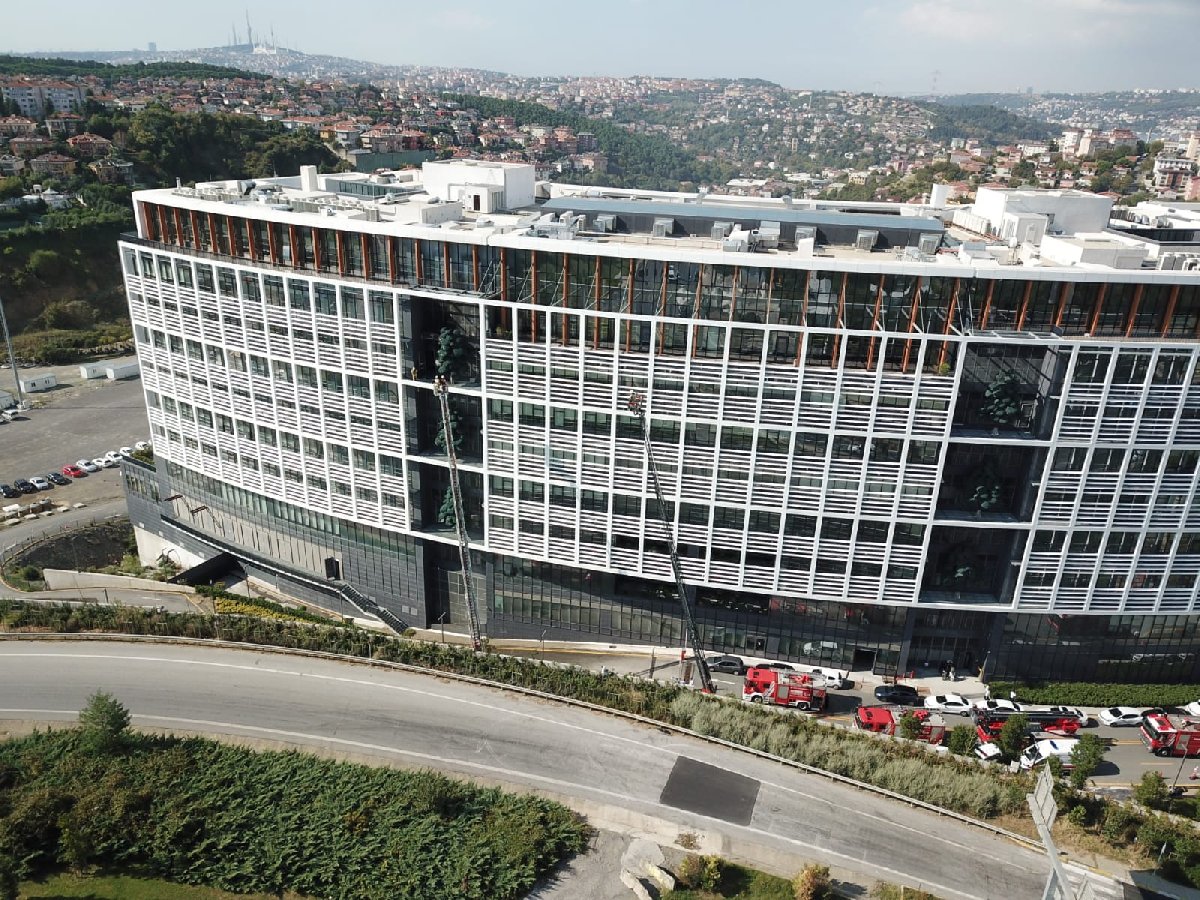 Istanbul Da Universitede Yangin Panigi Son Dakika Haberleri