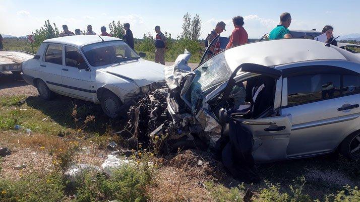 Osmaniye De 3 Arac Birbirine Girdi 3 Olu Son Dakika Haberleri