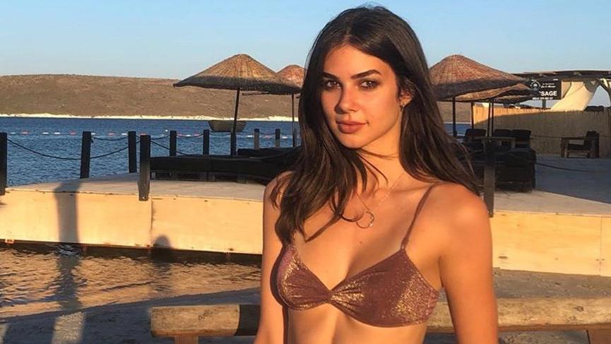 Deren Talu Raisa&Vanessa defilesine çıktı