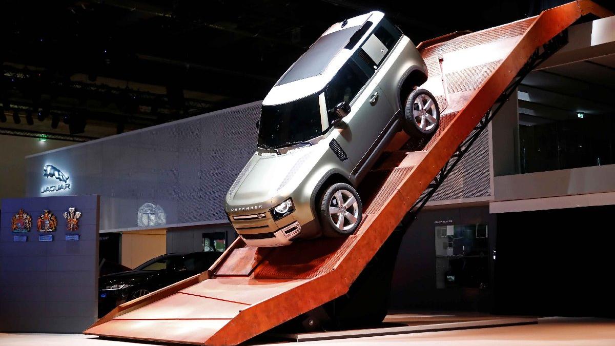 karsinizda yeni land rover defender