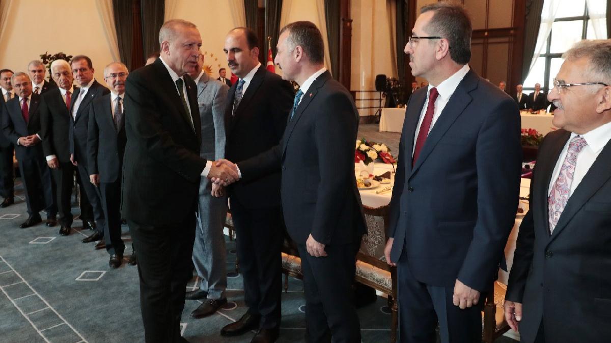 Erdoğan büyükşehir belediye başkanları ile buluştu