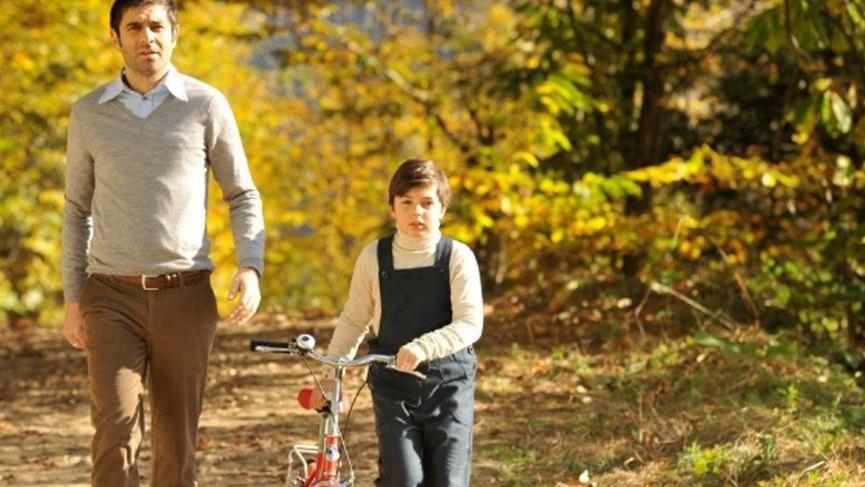 Bizim Hikaye filminin konusu ve oyuncuları