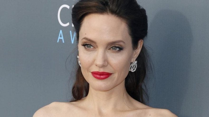 Angelina Jolie’nin oğlu Maddox, Brad Pitt ile ilgili sessizliği bozdu