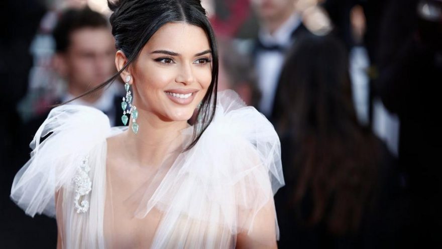 Kendall Jenner’ın yeni imajı hayranlarını ikiye böldü
