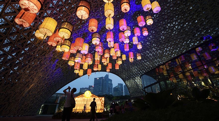 Uzakdoğu ülkeleri coşkulu bir şekilde Ay Festivali'ni kutluyor.