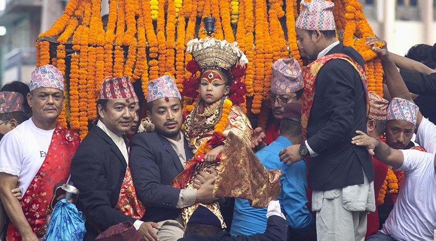 Nepal'de 8 gün sürecek Indra Jatra Festivali başladı.