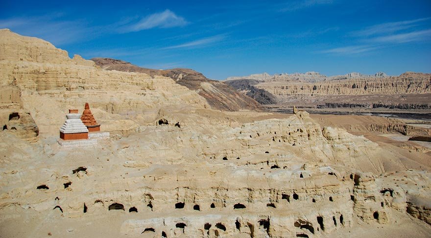 Çin'in Tibet Özerk Bölgesi'nin batısında yer alan sırlarla dolu Guga Krallığı'nın kalıntıları, her yıl 100 binden fazla kişi tarafından ziyaret ediliyor.