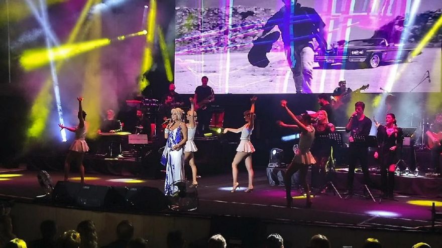 Ünlü sanatçı Ajda Pekkan, Denizli’de hayranlarına unutulmaz bir gece yaşattı.