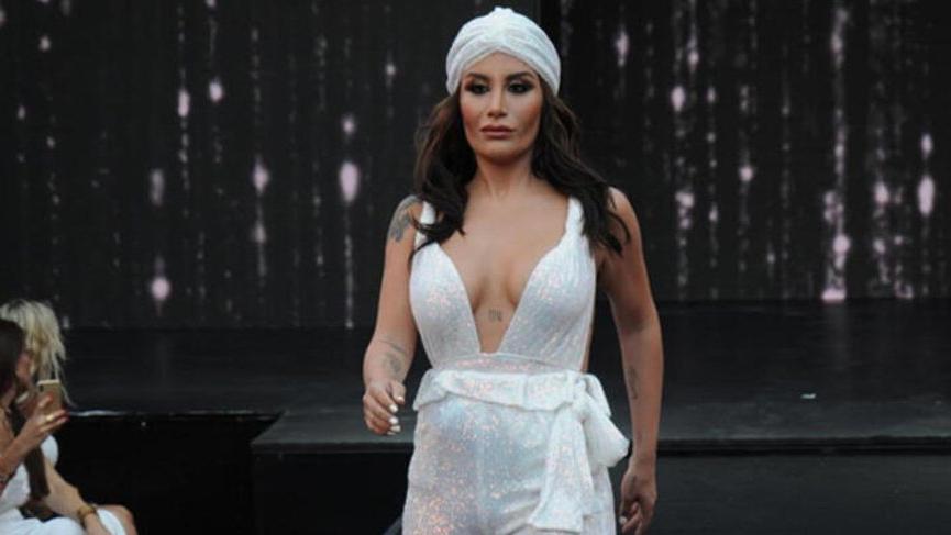 İrem Derici’den köpüklü küvet paylaşımı
