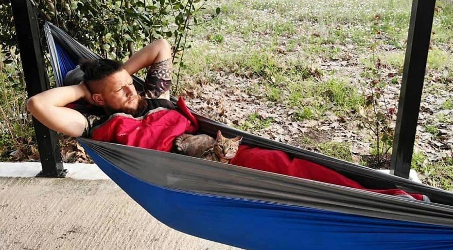 Sabah 9 - akşam 5 çalışma hayatından yorulan 31 yaşındaki gezgin, İskoçya'nın Dunbar kentinden yola çıktı.