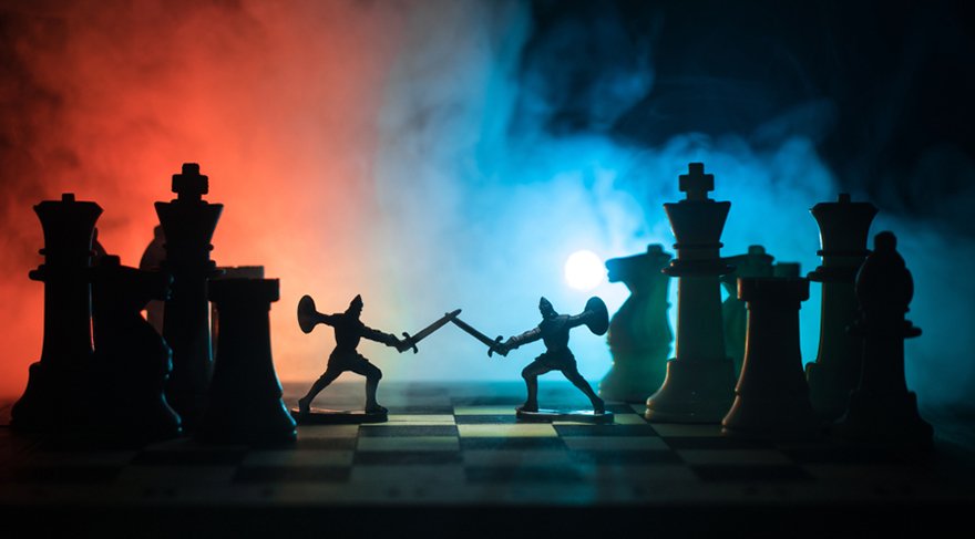 Mars ise astrolojide; savaşarak elde etme, mücadele, güç kullanma, aktif olma, hastalıklar, silahlar, savaşlar, patlama, terör, fiziksel enerjimizi ortaya koyuş şeklimiz, küfür, hakaret, kan, ameliyatlar, cerrahi müdahaleler, risk alma, inisiyatif kullanma, rekabet, cinsellik, eril enerjiler, öfke, hırsızlık, yangınlar, yanardağ aktiviteleri ile sembolize edilir.