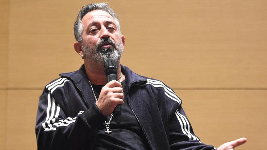 İzmir’de söyleşiye katılan Cem Yılmaz: Aklım İstanbul’da