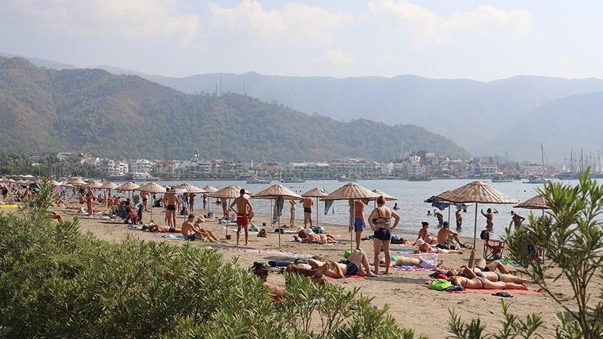 Marmaris sonbaharda yaz sezonunu yaşıyor