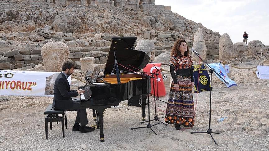 Nemrut zirvesinde engelliler için özel konser