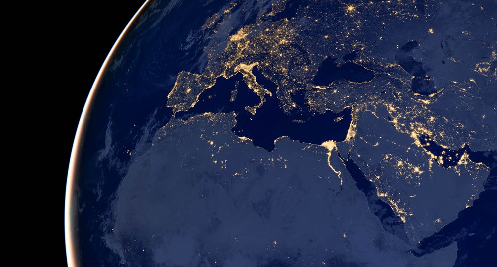 Mars, Türkiye'nin 4. evinde seyahat etmekte. Politik astrolojiye göre 4. ev halkın güvenliği, toprak bütünlüğü, tarım, tarıma ait alanlar, vatanseverlik, taş ocakları, madenler, depremler, heyelanlar gibi konuları temsil etmektedir.