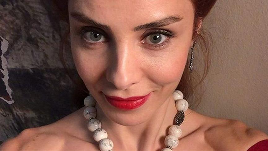 Nur Fettahoğlu’nun tuvalet pozu