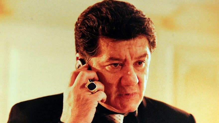 Tarık Ünlüoğlu kimdir? Hangi dizi ve filmlerde oynadı?