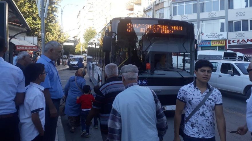 AKP’li belediye halk otobüslerini satıyor