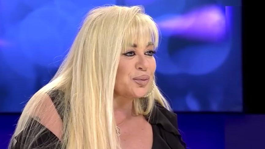 Zerrin Özer, hastaneye kaldırıldı