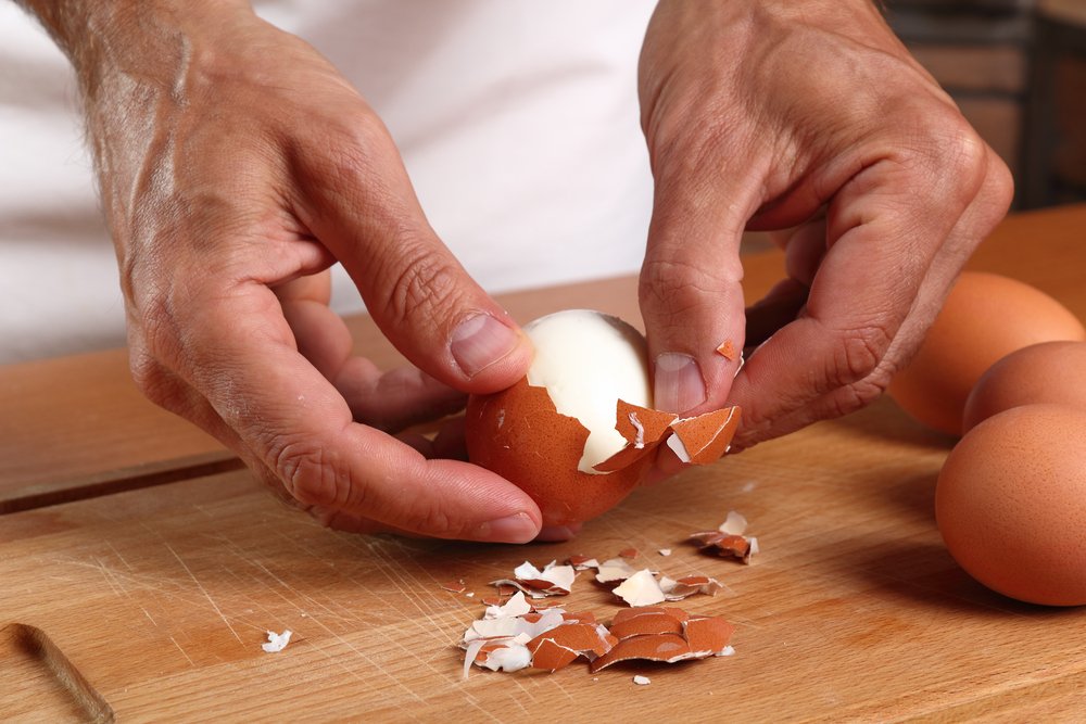 Kaliteli ve ucuz protein kaynağı olan yumurta, içerdiği vitamin ve mineraller sayesinde oldukça besleyicidir. Kalp sağlığını koruyan, kas gelişimini destekleyen ve kilo kontrolüne yardımcı olan yumurtayı sabah kahvaltılarında tüketmek oldukça önemli.