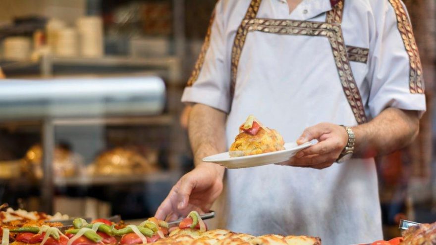 Tepsi kebabı tarifi (patatesli tepsi kebabı nasıl yapılır?)