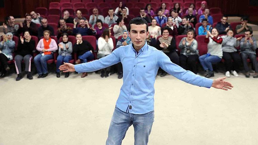 Görme engelli Hamza Demir´in on parmağında on marifet
