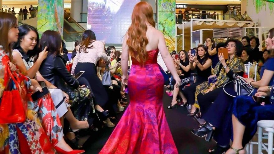 Madeline Stuart dünyanın ilk down sendromlu modeli oldu
