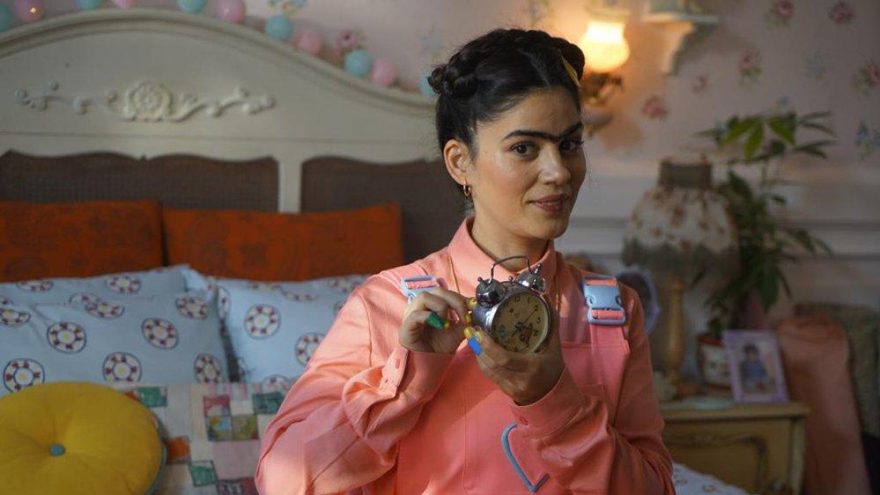 Feride’nin her şeyi Zeynep Çamcı… Yazdı, çekti, oynadı