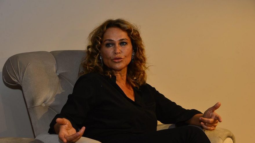 Hülya Avşar: Evimde oturacak yer bile bulamayabilirsiniz