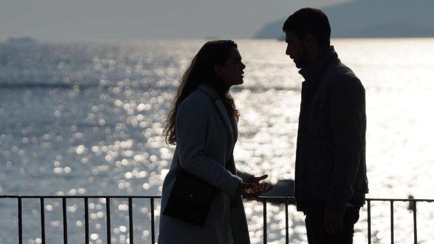Aşk Ağlatır 9. yeni bölüm fragmanı: “Ben sana deli gibi aşığım” | Aşk Ağlatır 8. son bölüm izle…