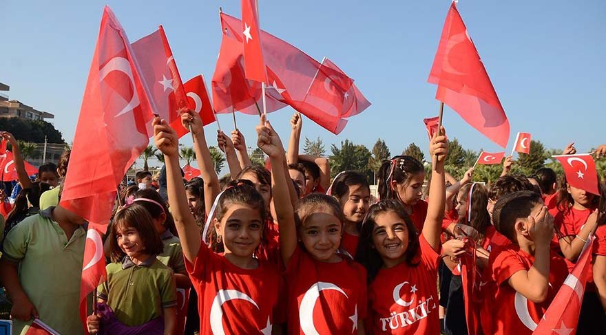 29 EKİM CUMHURİYET BAYRAMI ETKİNLİKLERİ KUŞADASI'NDA BÜYÜK BİR COŞKU İLE KUTLANDI.