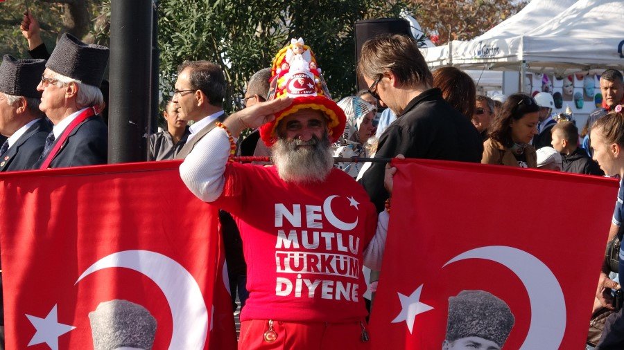 29 Ekin Cumhuriyet Bayramı Çanakkale'de düzenlenen resmi törenle coşku içinde kutlandı.