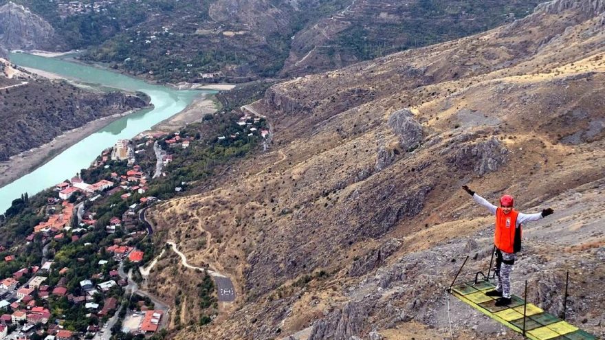 Buraya tırmanmak cesaret istiyor