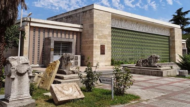 Eşsiz tarihi eserler depoda kaderine terk edildi
