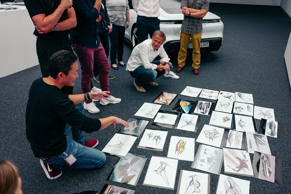 1572519444_porsche_und_star_wars_ein_erstes_projektmeeting_bei_style_porsche_in_weissach.jpg